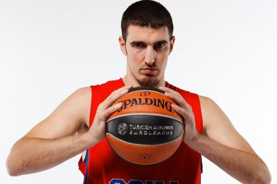 Πρώτος σκόρερ στη Euroleague ο Ντε Κολό! (video)