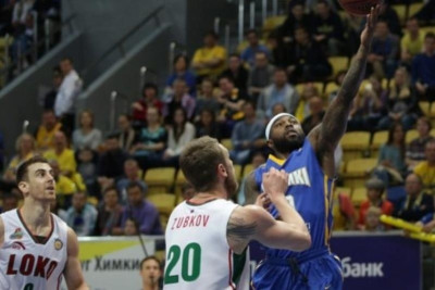 Για πλάκα η Χίμκι τη Λοκομοτίβ