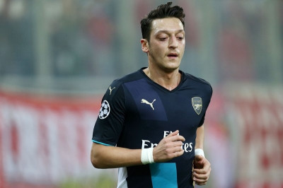 Νέο συμβόλαιο στον Οζίλ