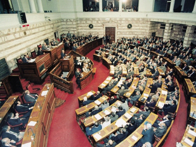 Μέχρι τη Βουλή έφτασε ο... Τσουκαλάς!
