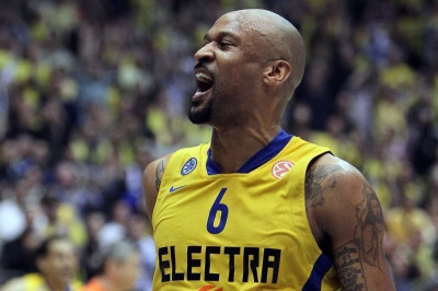 Διώχνει Σμιθ η Μακάμπι!