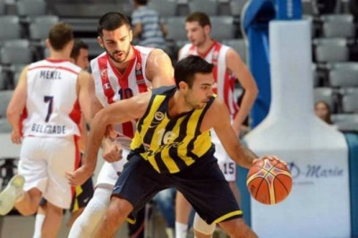 Απίστευτη πάσα του Σλούκα στον Ούντο! (video)