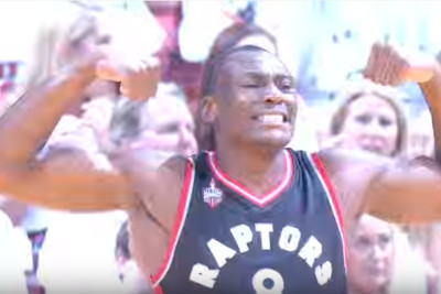 Καρφωματάρα και… «Αγάπη μόνο» από τον Μπιγιόμπο! (video)