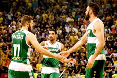 Κάτι του… χρωστάει