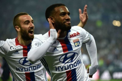 Πάει για την υπέρβαση με Λακασέτ η Γουέστ Χαμ!