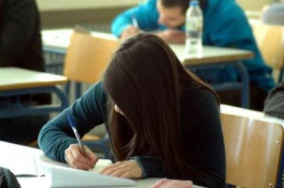 Πανελλήνιες 2016: Ο ΣΥΡΙΖΑ θέλει να καταργήσει τις εξετάσεις εν μέσω πρεμιέρας