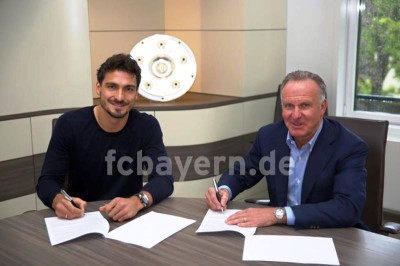 Υπέγραψε ο Χούμελς!