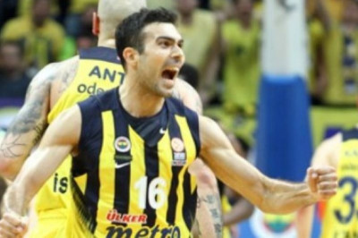 Στους τελικούς του τουρκικού πρωταθλήματος ο Σλούκας