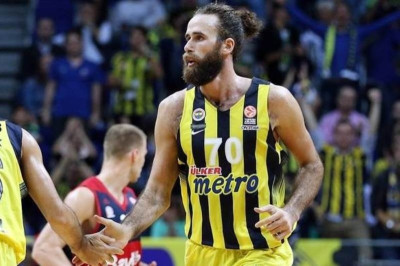 Αποθέωση Ντατόμε για Διαμαντίδη (photo)