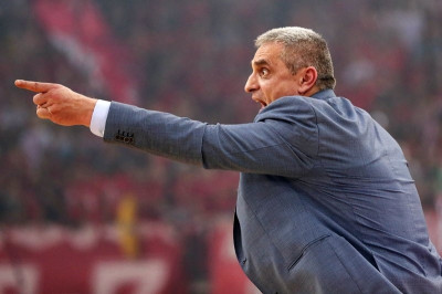 Με Πεδουλάκη και του χρόνου