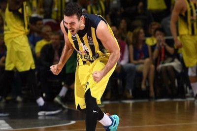 Πηρέ ξανά το προβάδισμα η Φενέρμπαχτσε του Σλούκα