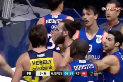 Ο Ερτέλ του έκανε τάκλιν και ο Βέσελι αγρίεψε! (video)