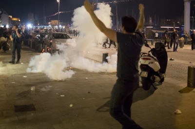 Euro 2016: Άγρια επεισόδια Άγγλων στην Μασσαλία (photos+video)