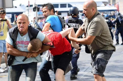 Euro 2016: Απίστευτο ξύλο στη Μασσαλία (photos)