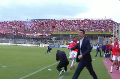 Απίστευτο! Έφαγε μπουκάλι στο κεφάλι ο Γκατούζο! (photos+videos)