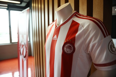 Ολυμπιακός: Παρουσιάζεται η νέα φανέλα