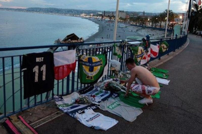 Euro 2016: Φόρος τιμής στο σημείο που «έφυγε» ο Βορειοϊρλανδός οπαδός