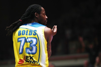 Ανανέωσε ο Μπολντς