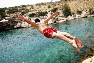Καθαρές παραλίες: Δροσερές βουτιές εν μέσω καύσωνα