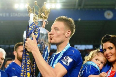 Μένει ο Βάρντι!