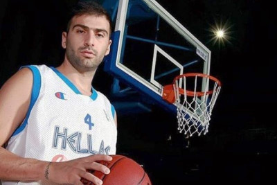 Βασιλειάδης: «Να διεκδικήσει τίτλους η ΑΕΚ»