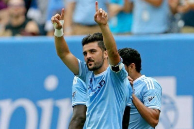 Πήγε να το βάλει από το κέντρο ο Βίγια, αλλά… (video)