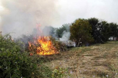 Φωτιά ΤΩΡΑ: Μεγάλη πυρκαγιά στα Δερβενοχώρια