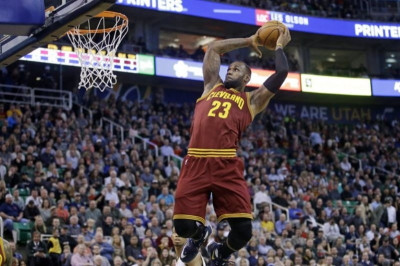 To εξαιρετικό Top-10 του Λεμπρόν! (video)