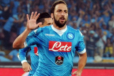 Δεν ανανεώνει με Νάπολι ο Ιγκουαΐν