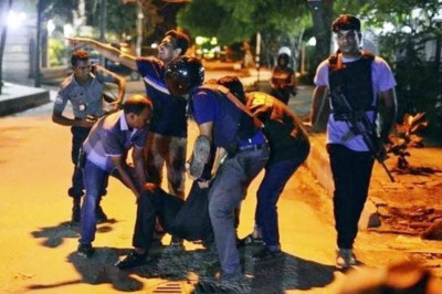 Φωτογραφίες - σοκ από την επίθεση των τζιχαντιστών στο Μπανγκλαντές