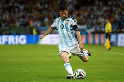 Συλλαλητήριο Μαραντόνα και χιλιάδων φιλάθλων στο Μπουένος Αιρες για τον Μέσι