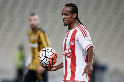 Σαλίνο: «Με θέλει ελληνική ομάδα»