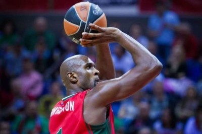 «Όργια» Σίνγκλετον με 45 πόντους!