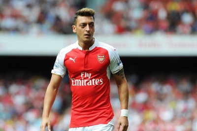 Εδωσε τα χέρια ο Οζίλ για το νέο συμβόλαιο με την Αρσεναλ