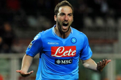 Ψάχνει τη «βόμβα» με Ιγκουαΐν η Ατλέτικο