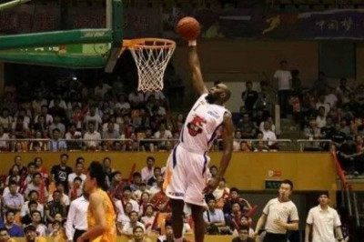 Νέο double-double ο Σίνγκλετον