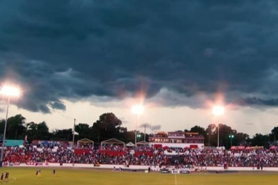 Σοκ! Κεραυνός διέκοψε φιλικό της Σουόνσι!