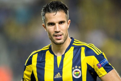 Τρεις «μνηστήρες από Αγγλία για Φαν Πέρσι