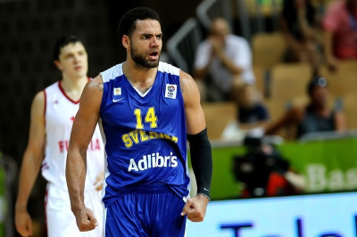 Ρεάλ Μαδρίτης: «Έδεσε» τον Τέιλορ