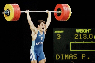 Όταν ο Πύρρος Δήμας σήκωσε την Ελλάδα στα… χέρια του! (video)