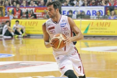 Δεν πάει πουθενά ο Τσερέλα