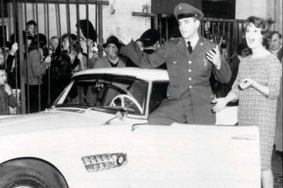 H BMW 507 Roadster του Elvis θα γυαλίζει πάλι όπως στα χέρια του Βασιλιά του Rock n’ Roll