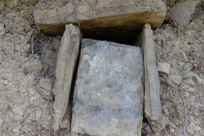Ομάδα νεαρών εντόπισε ασύλητο τάφο από τα Βυζαντινά χρόνια (photos+videos)