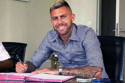 Ανακοινώθηκε ο Μενέζ