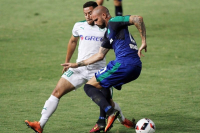 Φεύγει ο Νάνο που έμεινε εκτός