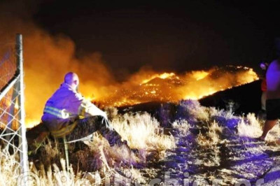 Πύρινη κόλαση στη Χίο: Έξι τραυματίες, σοβαρά μία γυναίκα (vid+pics)
