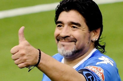 Έκανε πλαστική ο Μαραντόνα! (photos)