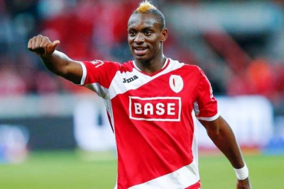 Υπέγραψε και έφυγε ο Εμποκού (pic)