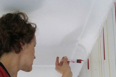 Πήρε μια σύριγγα κι άρχισε να βάφει... Το αποτέλεσμα θα σας κάνει να τη μιμηθείτε (photos)