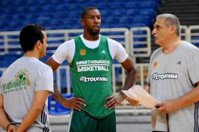 Προπονήθηκε ο Νίκολς (photos)